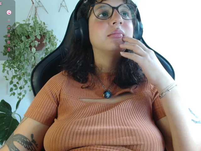 myamillor live cam on BongaCams