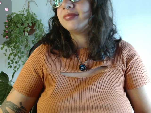 myamillor live cam on BongaCams