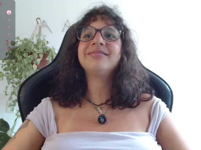 myamillor live cam on BongaCams