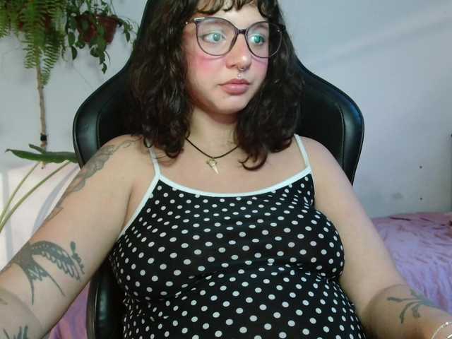 myamillor live cam on BongaCams