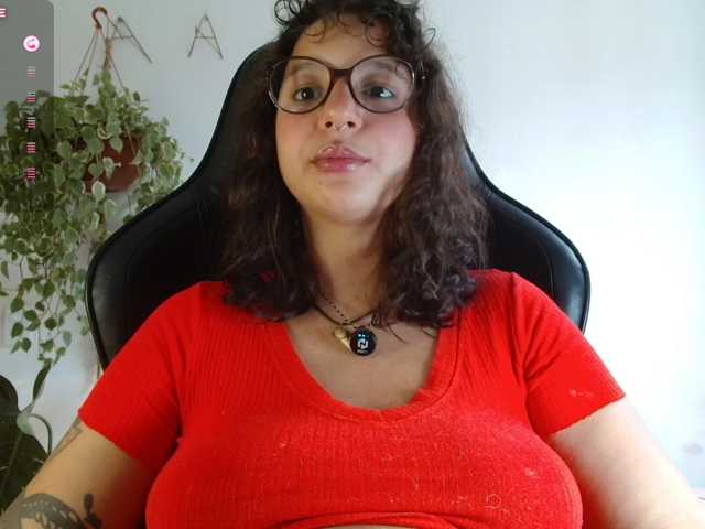 myamillor live cam on BongaCams