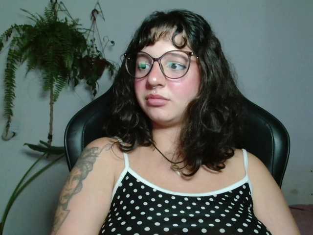 myamillor live cam on BongaCams