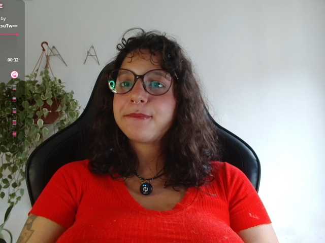 myamillor live cam on BongaCams