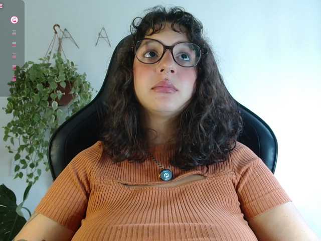 myamillor live cam on BongaCams