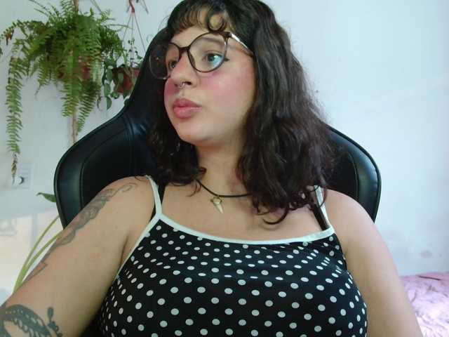 myamillor live cam on BongaCams