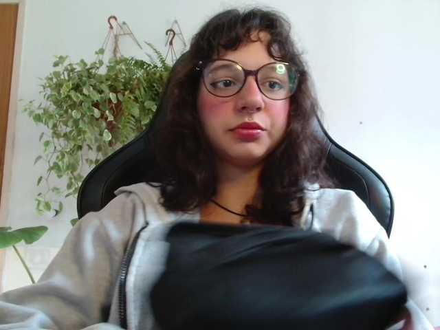 myamillor live cam preview