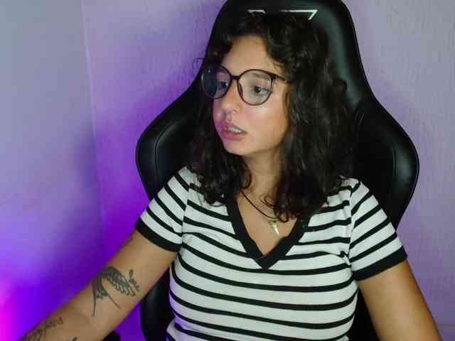 myamillor Live Webcam on BongaCams