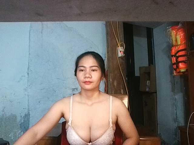 EllaShow93 live webcam show