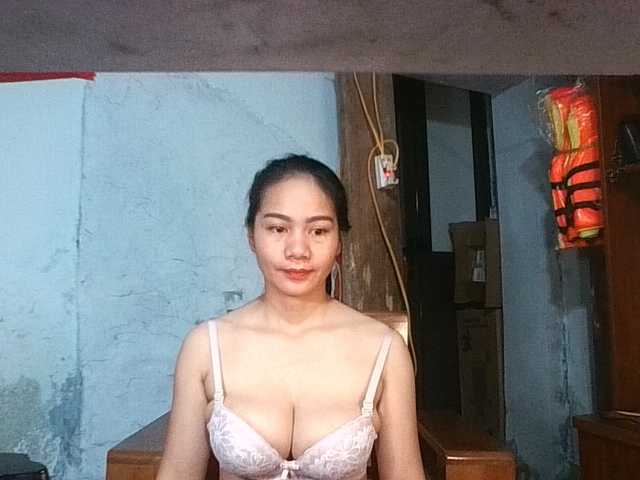 EllaShow93 live cam on BongaCams