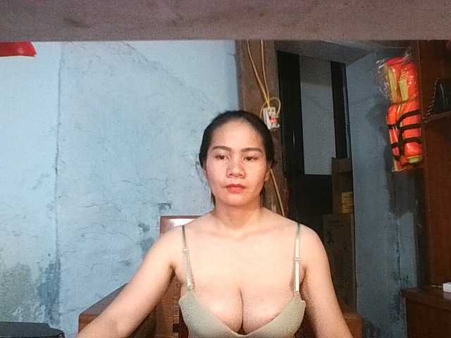 EllaShow93 live cam on BongaCams
