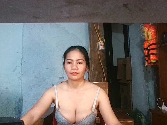 EllaShow93 live cam on BongaCams