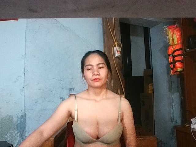 EllaShow93 live cam on BongaCams