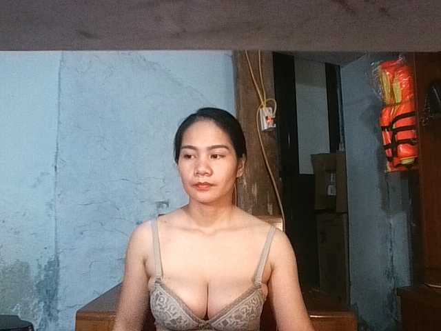 EllaShow93 live cam on BongaCams