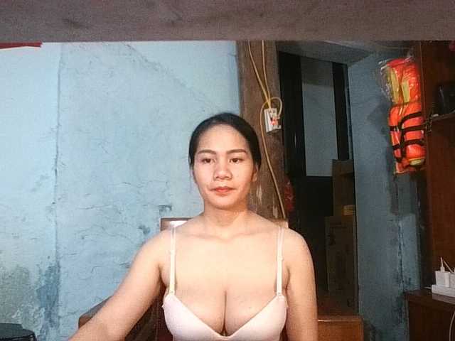 EllaShow93 live cam on BongaCams