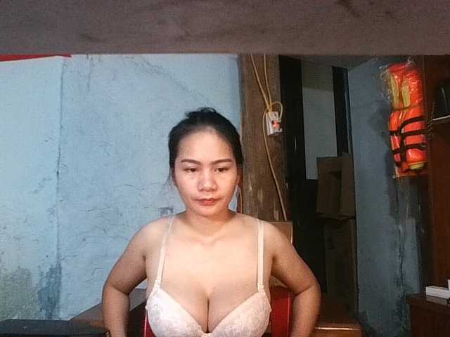 EllaShow93 live cam on BongaCams