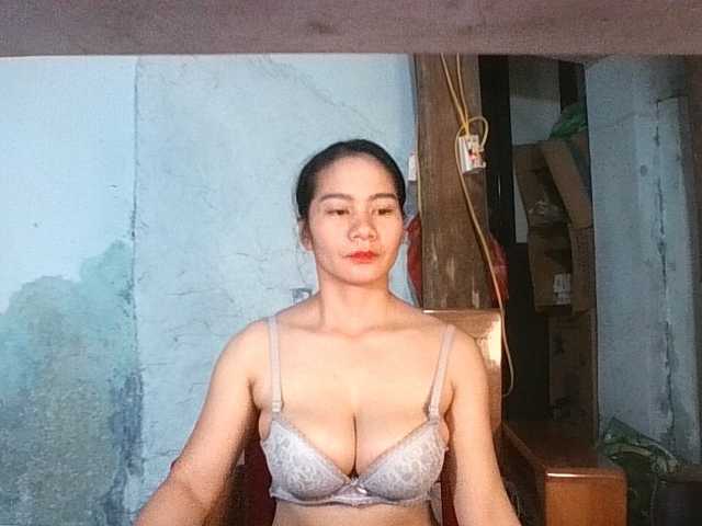EllaShow93 live cam on BongaCams