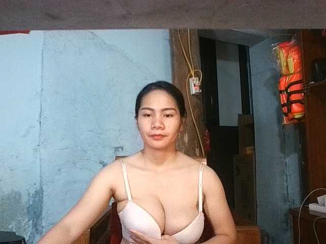 EllaShow93 live cam on BongaCams
