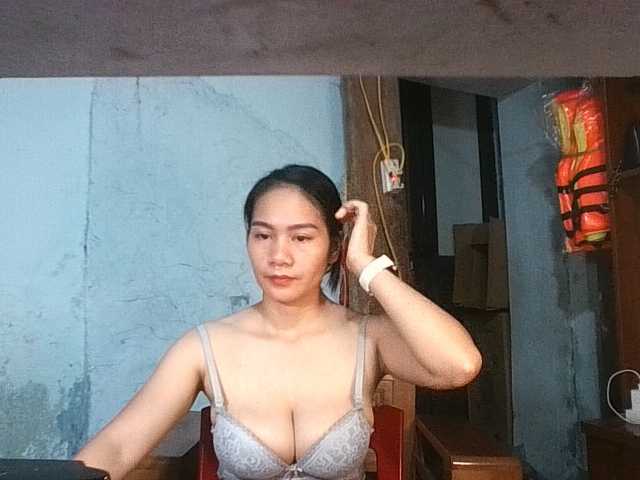 EllaShow93 live cam on BongaCams