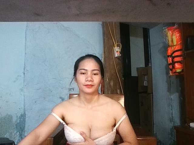 EllaShow93 live webcam show