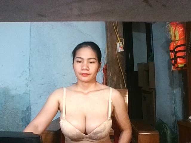 EllaShow93 live cam on BongaCams