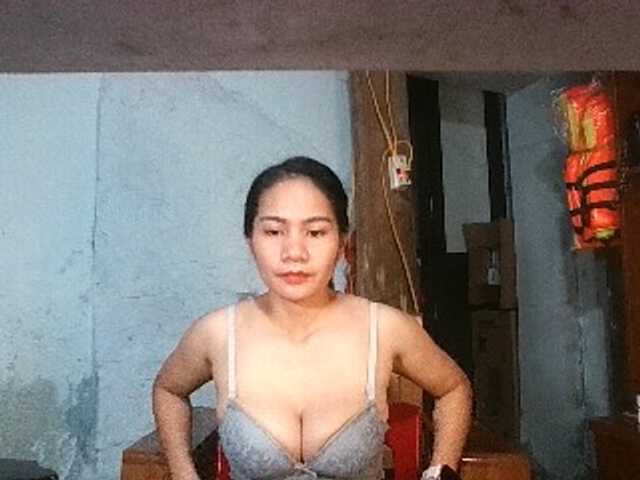 EllaShow93 live webcam show