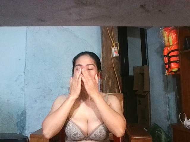 EllaShow93 live cam