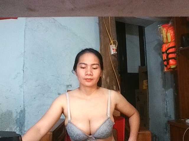 EllaShow93 live cam on BongaCams