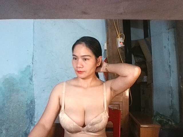 EllaShow93 live cam on BongaCams