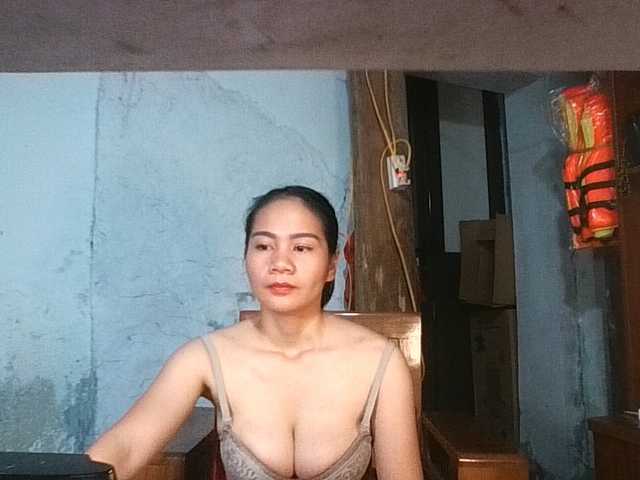 EllaShow93 live cam on BongaCams