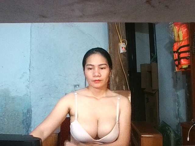 EllaShow93 live cam on BongaCams