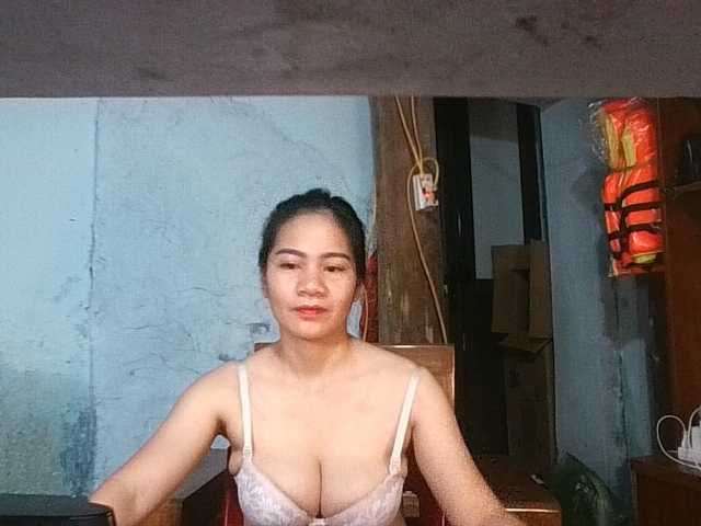 EllaShow93 live cam on BongaCams