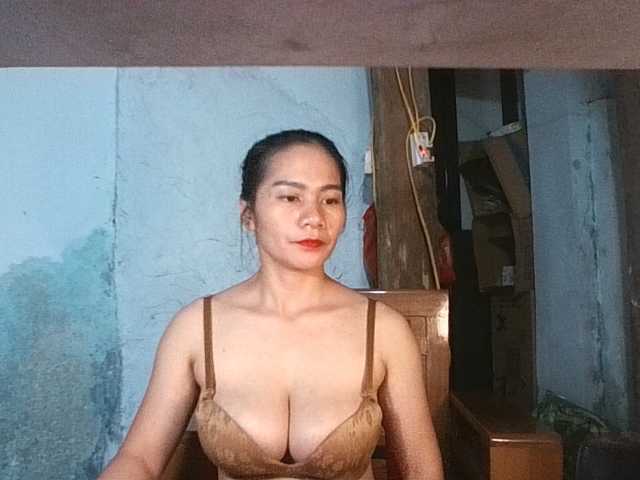 EllaShow93 live cam on BongaCams