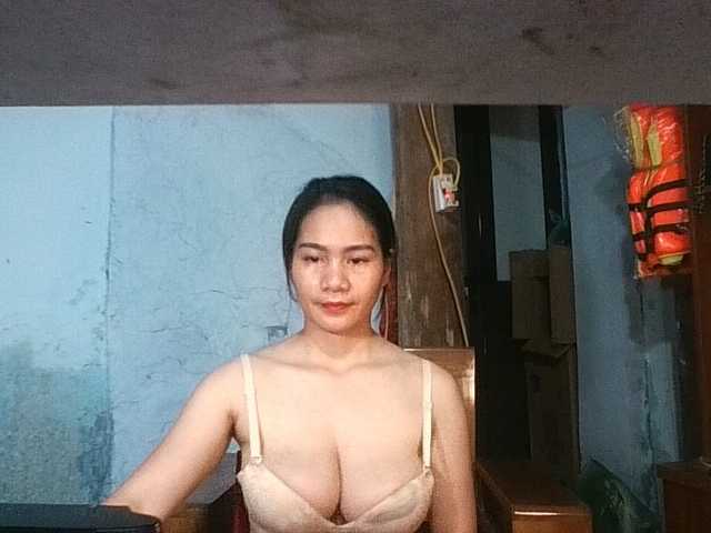 EllaShow93 live cam on BongaCams