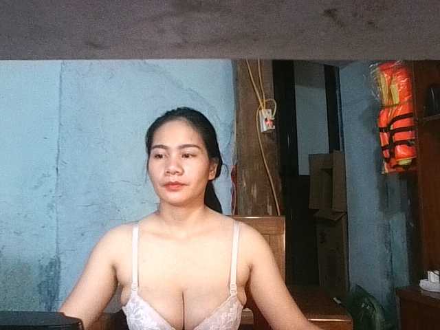 EllaShow93 live cam on BongaCams