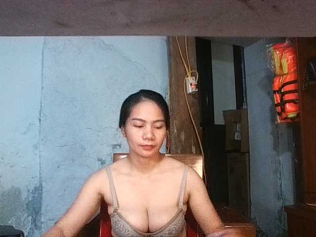 EllaShow93 live cam on BongaCams