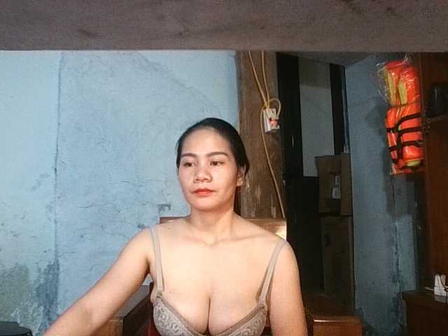 EllaShow93 Live Cam on BongaCams