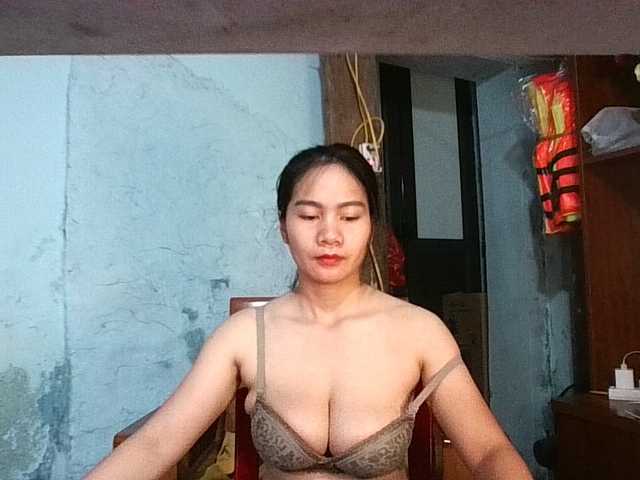 EllaShow93's BongaCams show and profile