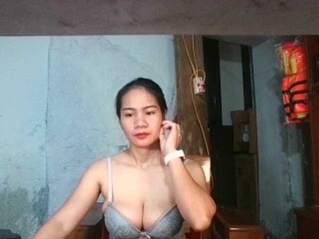 EllaShow93 live webcam show