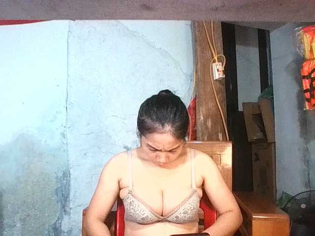 EllaShow93 live cam on BongaCams
