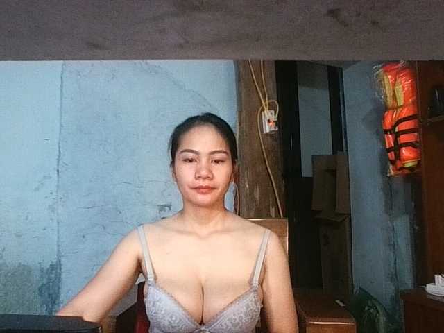 EllaShow93 live cam on BongaCams