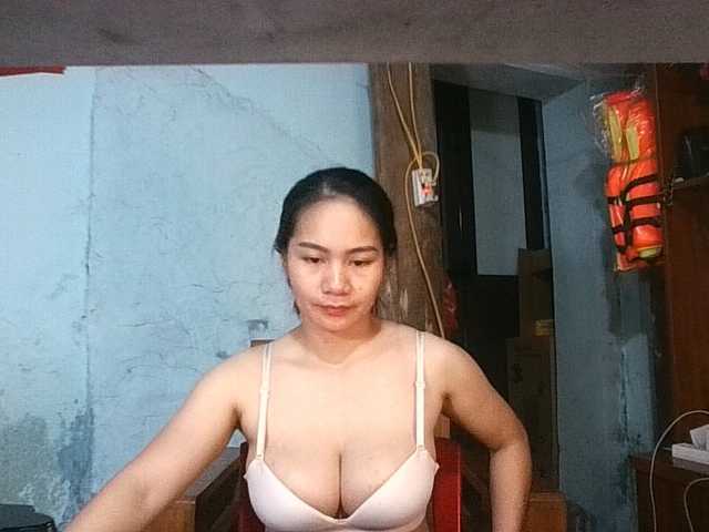 EllaShow93 live cam on BongaCams