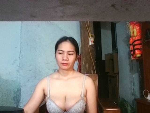 EllaShow93 live cam on BongaCams