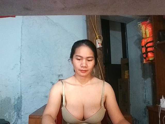 EllaShow93 live cam on BongaCams