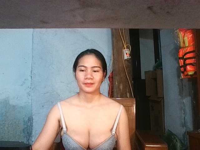 EllaShow93 live cam on BongaCams