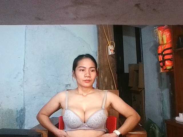EllaShow93 live cam on BongaCams