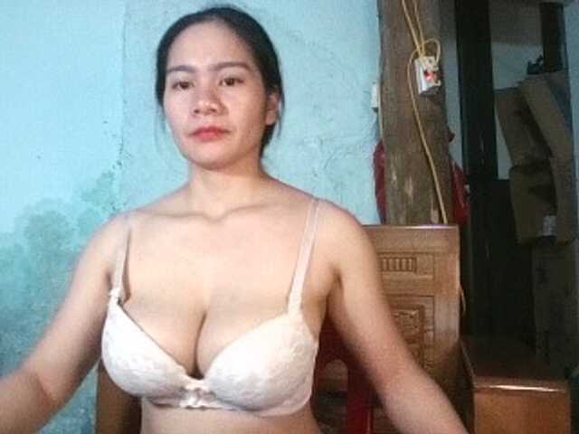 EllaShow93 live cam on BongaCams
