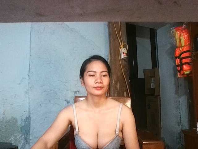 EllaShow93 live webcam show