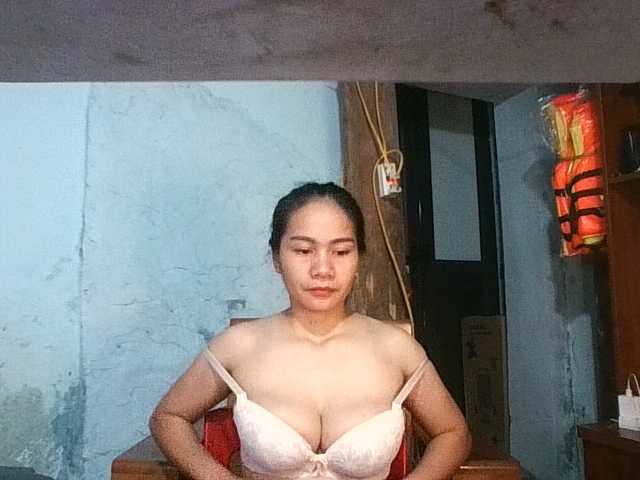 EllaShow93 live cam on BongaCams
