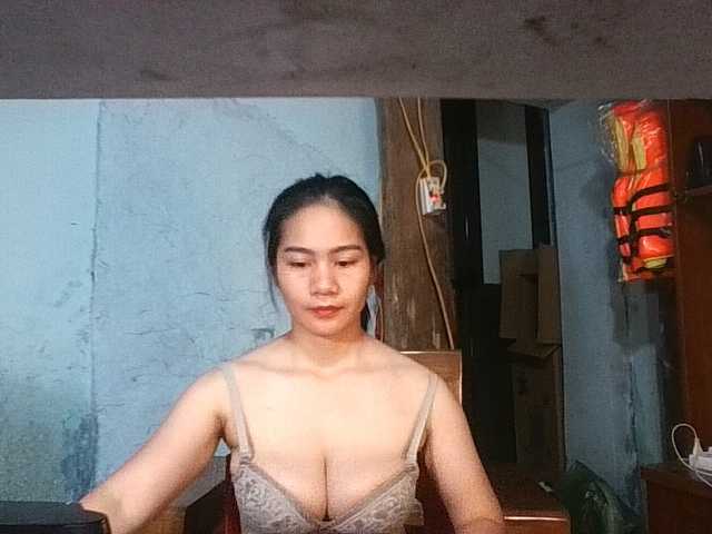EllaShow93 live cam