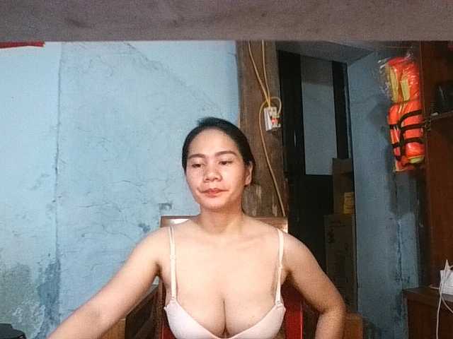 EllaShow93 live cam on BongaCams